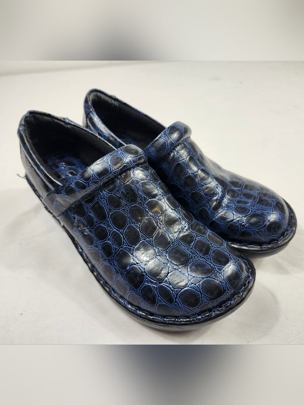 Born Womens 6.5 M Navy Blue Croc-Embossed Leather Clog Mule Slip On Shoes